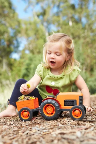 Miniatura 2 de Green Toys Tractor, naranja, juego de simulación, habilidades motoras, vehículo de juguete para niños. Sin BPA, ftalatos, PVC, apto