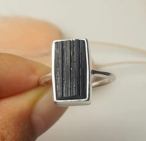 Miniatura 4 de Anillo apilable de plata esterlina maciza de turmalina negra cruda, piedra natal de octubre