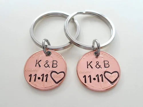 Miniatura 2 de Custom Hand Stamped 2 Personalized Penny Keychains, Anniversary Gift, Husband Wife Key Chain, Boyfriend Girlfriend Gift, Customized Couples Keychains