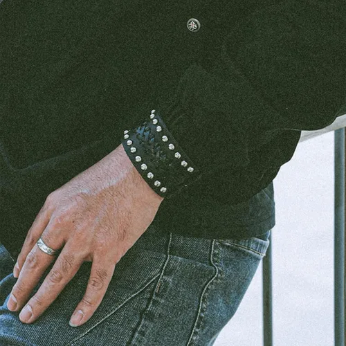 Miniatura 2 de Juego de 3 pulseras de cuero punk para hombres y mujeres, espiga negra, aretes redondos y puños de cadena, pulseras apilables ajustables para punk