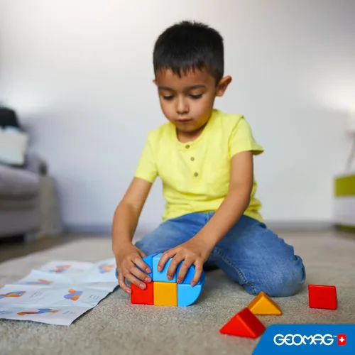 Miniatura 4 de Geomag Magicube Bloques magnéticos para niños de 1 a 5 años Juegos de juguetes de construcción STEM hechos en Suiza Múltiples (MAGICUBE_9PCS)
