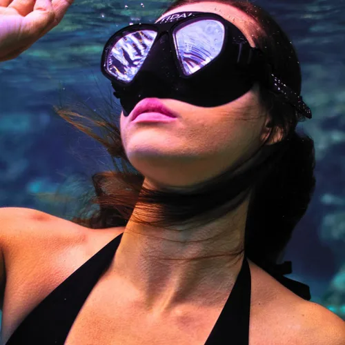 Miniatura 4 de Máscara Tidal Freedive - Aluma Pro con tecnología avanzada antivaho. Máscara de volumen ultra bajo para apnea, esnórquel y buceo. Lente de vidrio