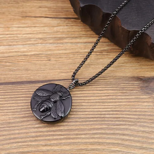 Miniatura 4 de COAI - Collar con colgante de abeja de piedra obsidiana