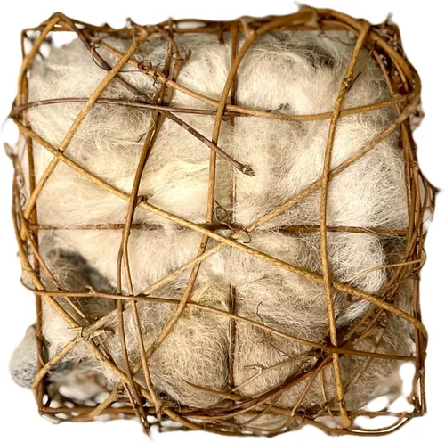 Alpacas of Montana Cubo de nido de pájaros, caja nido de 6 pulgadas con ropa de cama de vellón de alpaca, refugio natural y ecológico para pájaros