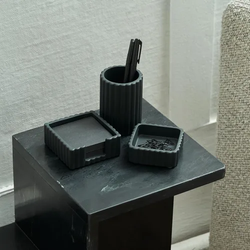 Miniatura 6 de KIBAGA Juego de accesorios de escritorio de estética moderna de 3 piezas - Organizadores de hormigón elegantes para bolígrafos y suministros