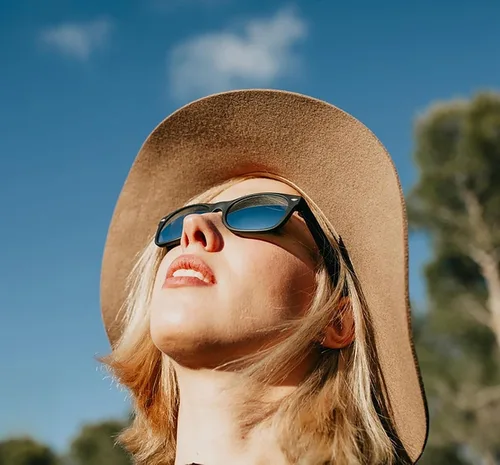 Miniatura 5 de Eyegla Paquete de 8/12/18 lentes de sol de neón a granel coloridos para fiesta, gafas retro para fiesta para adultos, hombres y mujeres