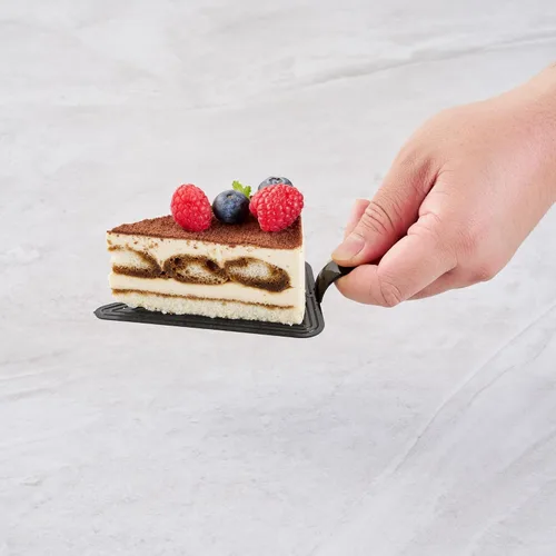 Miniatura 5 de Restaurantware Tablas para pasteles de 4.5 x 3 pulgadas, 100 bandejas triangulares de postre, ligeras con asa, tableros de repostería de plástico