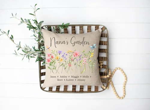 Miniatura 5 de Almohada personalizada con diseño de flores silvestres del jardín de la abuela con nombres de nietos, regalo de apellido familiar, perfecta