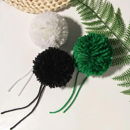 Miniatura 3 de Paquete de 12 pompones de hilo para sombreros 8CM-3PULADAS Suministros de fiesta Arte y manualidades hechas a mano Accesorios decorativos (Negro)