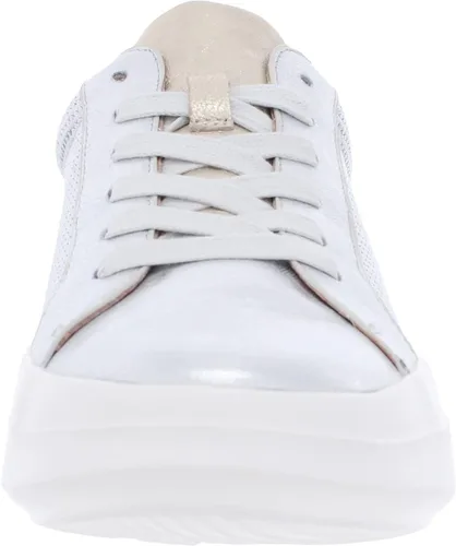 Miniatura 3 de Gentle Souls by Kenneth Cole Women's Rosette - Tenis con plataforma, color plateado, 6 M de EE. UU, plateado