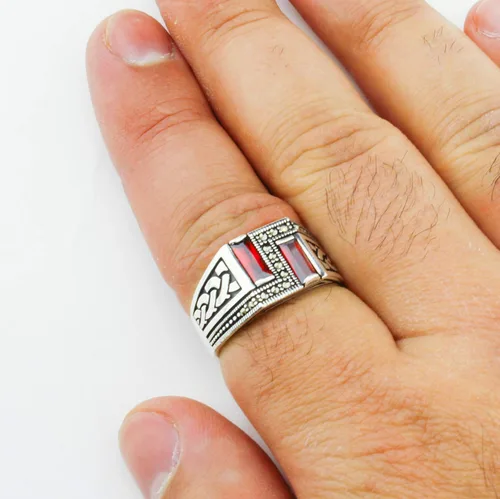 Miniatura 3 de Anillo de plata de ley 925 maciza, hecho a mano con corte baguette, piedra rubí roja simulada y piedra de marcasita para hombre, Metal Metal Piedra