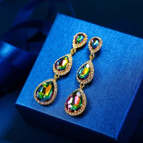 Miniatura 48 de EleQueen Pendientes de cristal austriaco en tono dorado para mujer, forma de pera de 2.5 pulgadas, color esmeralda