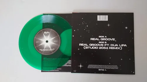 Miniatura 2 de Kylie Minogue - Real Groove b/w Real Groove Feat. Dua Lipa (Studio 2054 Remix) Green 7" Vinyl Limited Edition