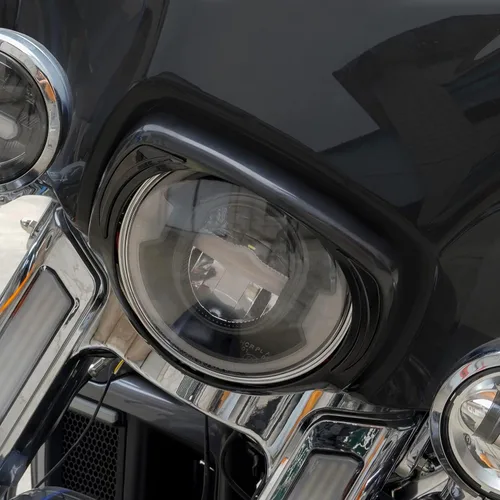Miniatura 4 de Anillo de bisel de faros delanteros con LED DRL para Harley Touring, clip de bisel de faros delanteros negro, anillo de ajuste para Harley Street