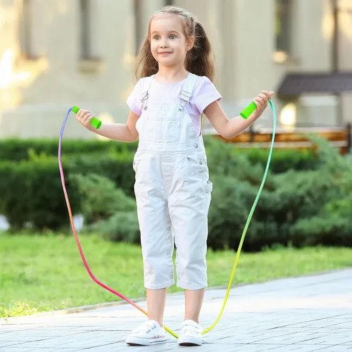 Miniatura 6 de ZATAYE Paquete de 6 cuerdas de saltar para niños, coloridas cuerdas de saltar de nailon degradado para niños, longitud ajustable de 7.55 pies, asas