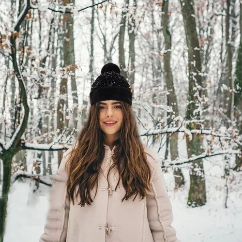 Miniatura 4 de Gorro de invierno para mujer, gorro de punto con piel sintética extraíble, pompón y lentejuelas