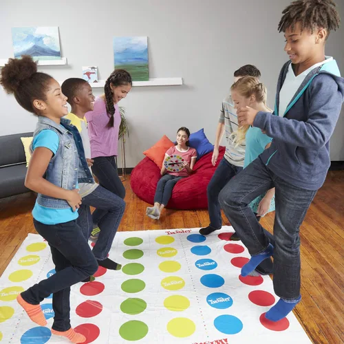 Miniatura 5 de Twister Ultimate: Alfombrilla más grande, manchas más coloreadas, familia, juego de fiesta para niños mayores de 6 años; compatible con Alexa