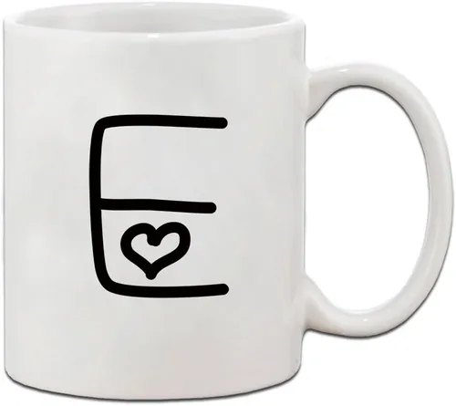 Taza de cerámica con monograma con inicial de corazones "E" con letra E personalizada, regalo de Navidad para Hanukkah para hombres y mujeres