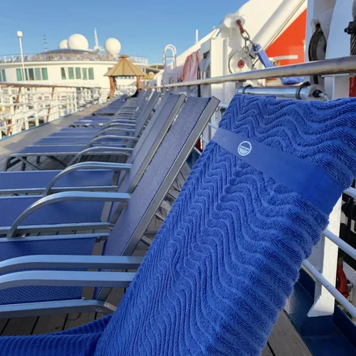 Miniatura 4 de Cruise On Bandas de toalla para sillas de crucero (paquete de 4), mejor alternativa a los clips de toalla para playa, piscina y barcos, esencial