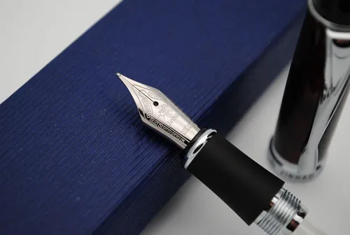 Miniatura 4 de JINHAO X750 Pluma estilográfica plumín M (pintura en polvo dorada de lujo)
