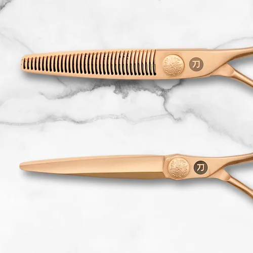 Miniatura 3 de Saki Gold - Juego profesional de tijeras para el cabello, juego de 6 pulgadas, incluye tijeras doradas para el cabello, tijeras para adelgazar