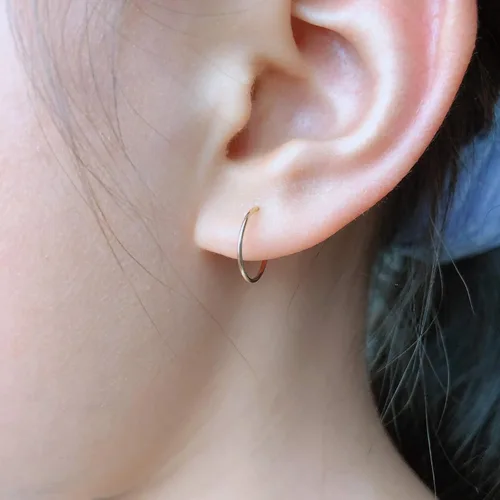 Miniatura 20 de Small Gold or Sterling Silver Huggie Hoop Earrings for Women Cartilage Nose Helix Tragus