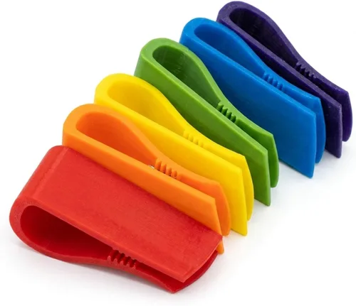 Etiquetas de clip para toallas: 6 clips y marcadores reutilizables codificados por colores para una fácil identificación, etiquetas de plástico