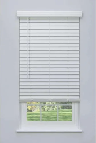 Linen Avenue Persiana de madera sintética inalámbrica personalizable color blanco de 42 a 47 pulgadas de ancho x 60 pulgadas de alto, montaje