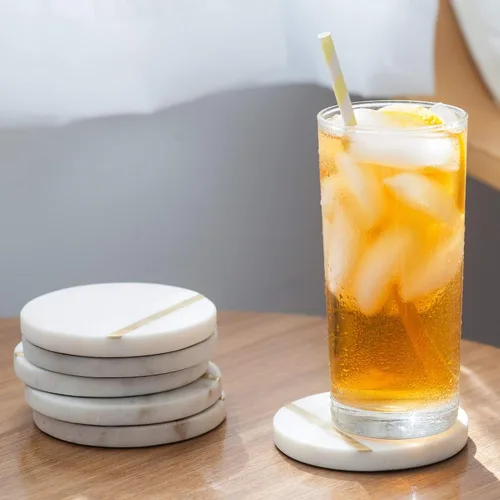 Miniatura 5 de Cork & Mill Juego de 6 posavasos de mármol, decoración moderna y estética de lujo para mesa de café, mármol blanco con incrustaciones de latón