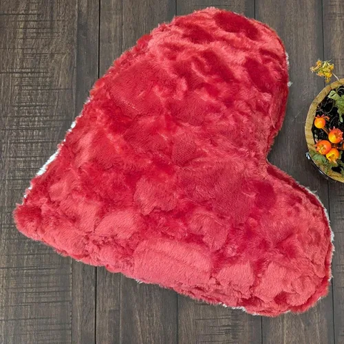 Miniatura 7 de DaDa Bedding Dreamy - Almohada de piel sintética de corazón rojo – Cojín de peluche de corazones enamorados de lujo de San Valentín con inserto Lujo