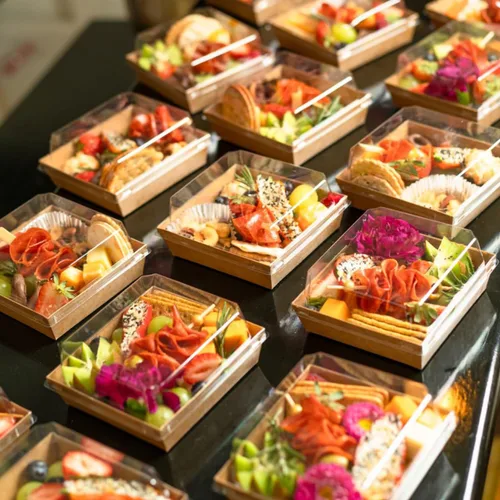Miniatura 5 de Paquete de 50 cajas de charcutería con tapas transparentes, cajas pequeñas de charcutería de 4 pulgadas para presentar y transportar un surtido