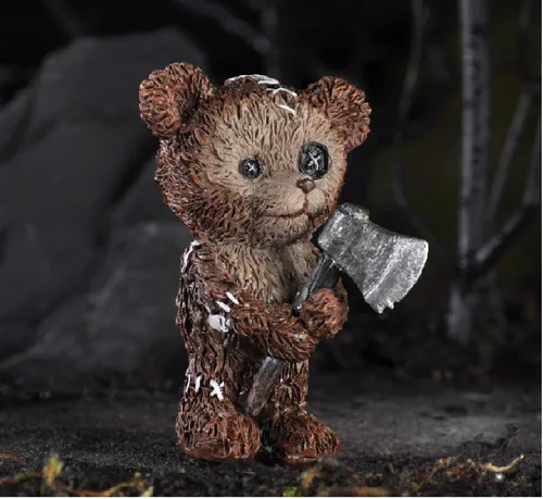 Oso de peluche con hacha jardín de hadas