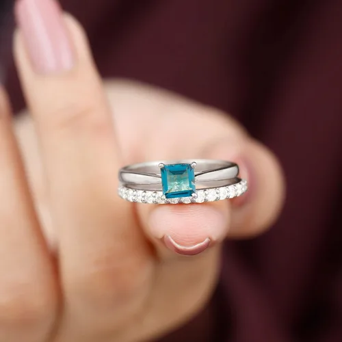 Miniatura 13 de Juego de anillos de boda de topacio azul Londres con diamante, juego de anillos solitarios de topacio azul de corte princesa para mujer (calidad AAA)