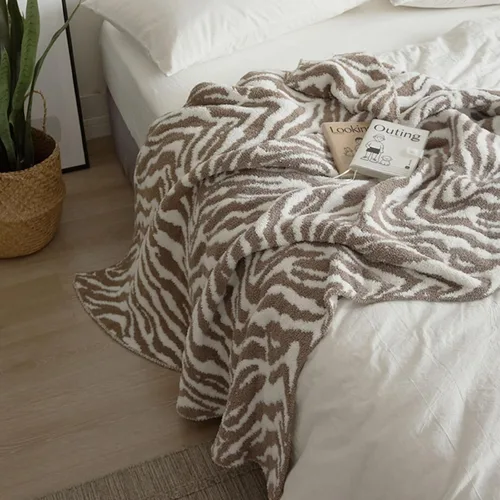 Miniatura 6 de Manta de Zebra 50x70 Beige Mantas de Forro Polar Suaves y Esponjosas para Sofá, Cama o Sillón, Manta Gruesa y Cálida para Mujeres, para Todas
