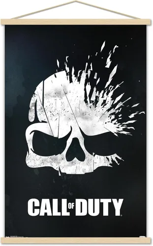 Trends International Call of Duty - Póster de pared de calavera, 22.375 x 34 pulgadas, paquete de impresión premium y colgador de madera de haya