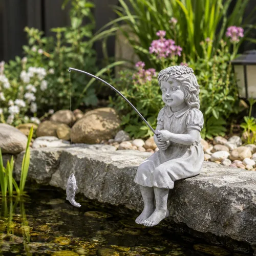 Miniatura 7 de Goodeco Estatua de jardín de Fishergirl – Pequeño pescador de 11 pulgadas para estanque Koi o cascadas, estatua junto a la piscina con guijarros que