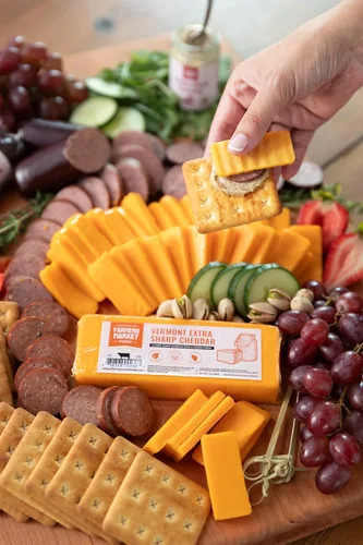 Miniatura 5 de Farmers Market Alpine Baby - Juego de regalo de queso suizo para bebé, paquete de 3 bloques de queso Wisconsin, sin gluten, apto para dieta