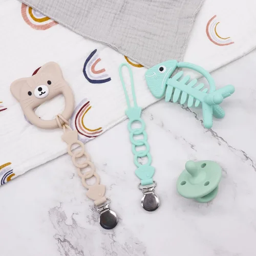 Miniatura 6 de Pinza para chupete de silicona para bebés, niños y niñas, para recién nacidos, cumpleaños, baby shower, juego de 2 con clip de metal (peces)