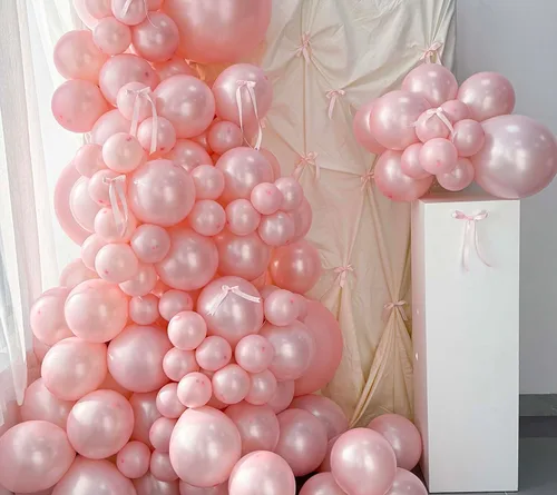 Miniatura 11 de Kit de arco de globos de 185 piezas negros y de arena de perlas doble relleno con lazos y perlas de imitación, globos negros y blancos