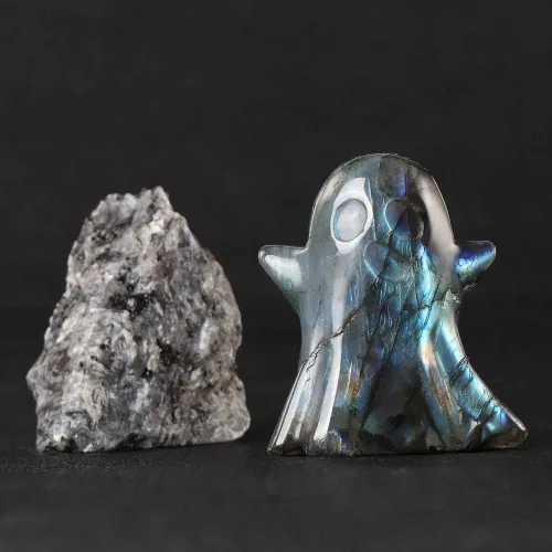 Miniatura 4 de Artistone Figura de fantasma de cristal de 2 pulgadas, piedra preciosa natural de labradorita tallada a mano para decoraciones de Halloween