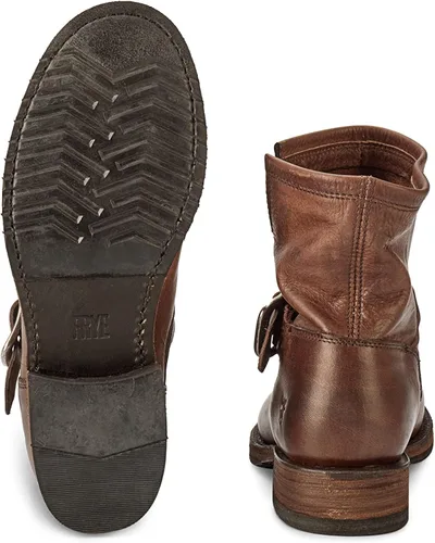 Miniatura 4 de Frye Veronica Botines para mujer hechos de cuero cepillado de grano completo con herrajes de metal antiguo e impermeables, construcción de ribete