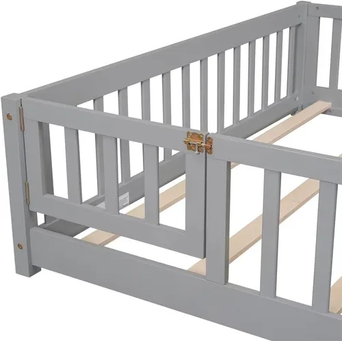 Miniatura 7 de Cama de suelo tamaño Queen, marco de cama Montessori de madera maciza con barandillas en forma de valla, puerta pequeña y listones de madera