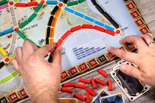 Miniatura 6 de Juego de mesa Ticket to Ride de Asmodee (Actualización 2025) - Una aventura ferroviaria a través del país para amigos y familia, juego de estrategia