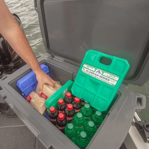 Miniatura 7 de Arctic Ice Bolsa de hielo reutilizable de larga duración de la serie Alaskan, se congela a 32 ° Fahrenheit, mantiene los alimentos y bebidas frescos
