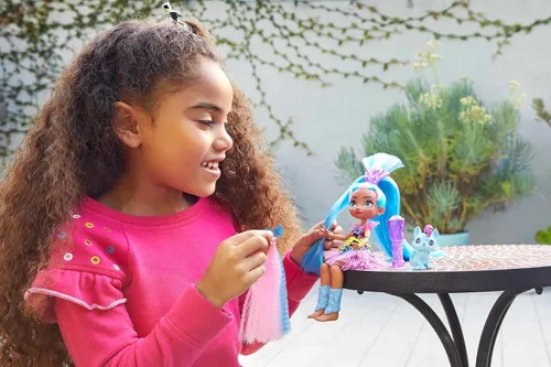 Miniatura 2 de Mattel Cave Club Tella Doll (10 pulgadas, pelo azul) Muñeca prehistórica poseible de moda con mascota dinosaurio y accesorios, regalo para niños