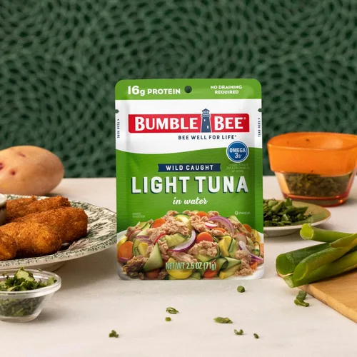 Miniatura 7 de Bumble Bee Chunk Light Atún en agua, bolsas de 2.5 onzas (paquete de 3) – Paquete de atún capturado salvaje listo para comer, 0.63 oz de proteína