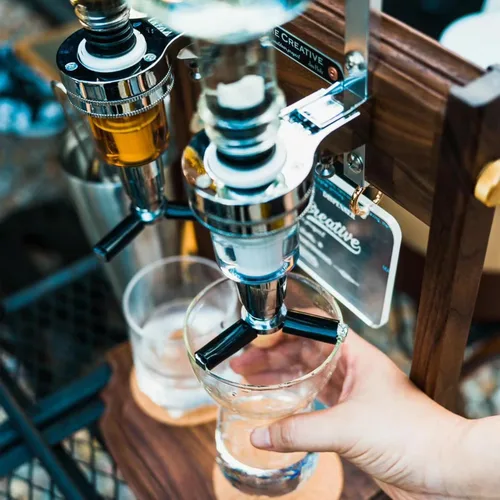 Dispensador de bebidas alcohólicas montado en la pared, 4 botellas de vino para bebidas, soporte para cóctel, whisky, botella de bebida de cerveza,