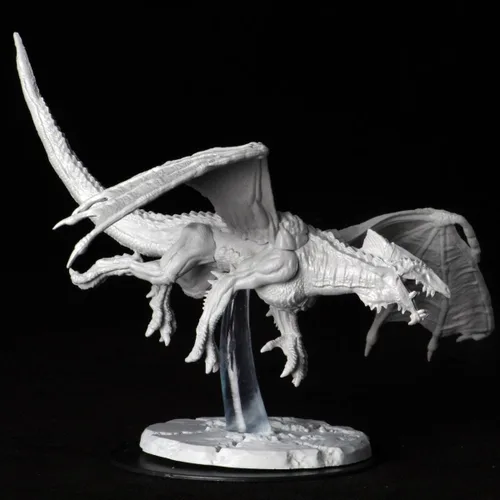Miniatura 4 de Las maravillosas miniaturas de D&D Nolzur: Joven Dragón Blanco