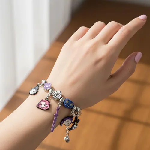 Miniatura 3 de Pulsera del gremio de cazadores de brujas, con Rumi, Mira y Zoey con espada esmaltada y dijes de gato, pulsera de aleación de cadena de serpiente