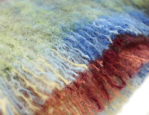 Miniatura 3 de Biddy Murphy Manta ultrasuave de mohair irlandés y lana, hecha en Irlanda, 54 x 72 pulgadas, multicolor a cuadros Cuadros multicolor apagados